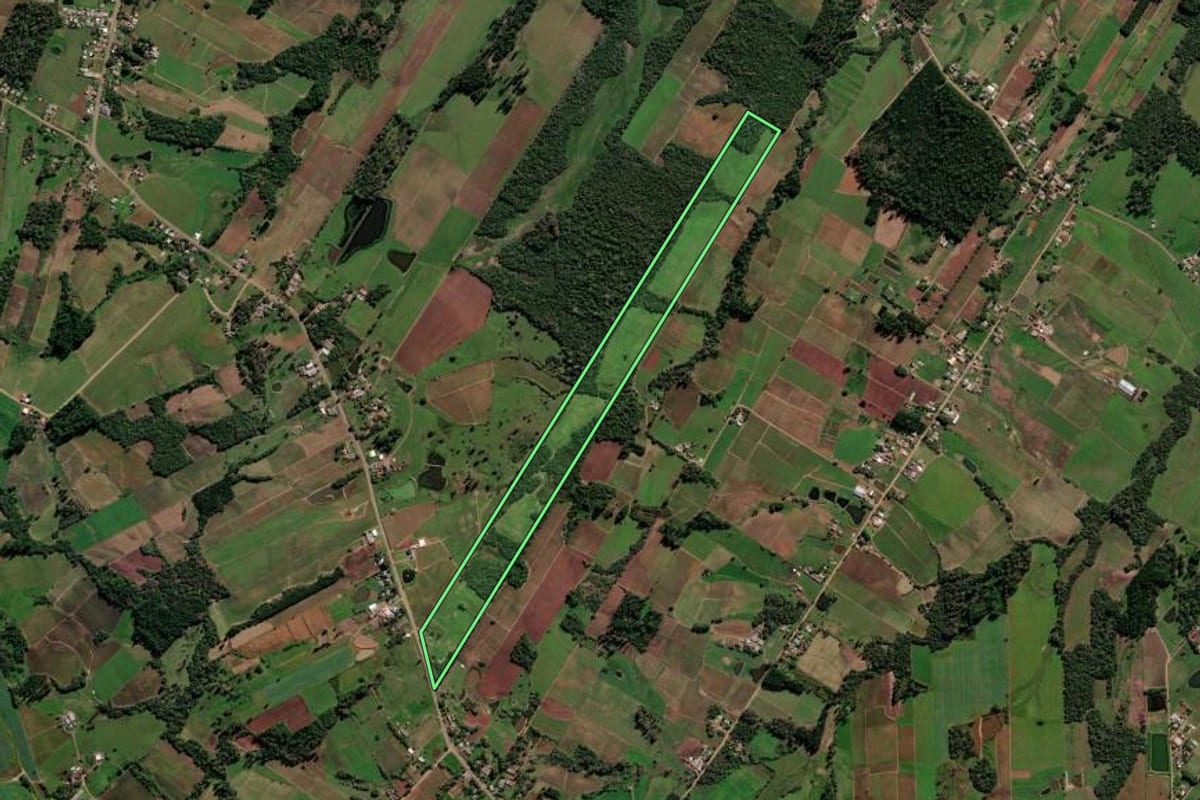 Imagem de satélite do imóvel rural em Vale do Sol (RS), com o contorno declarado no CAR desenhado por cima.