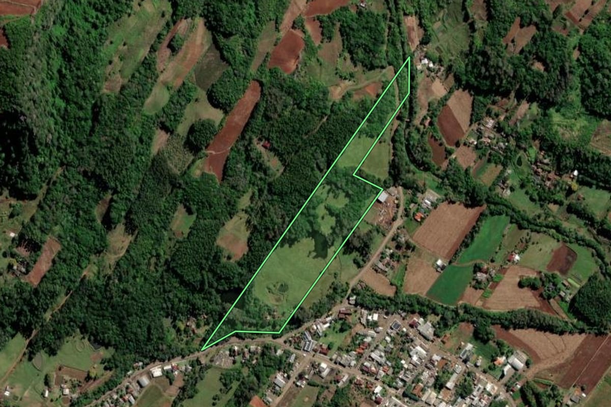 Imagem de satélite do imóvel rural em Vale do Sol (RS), com o contorno declarado no CAR desenhado por cima.