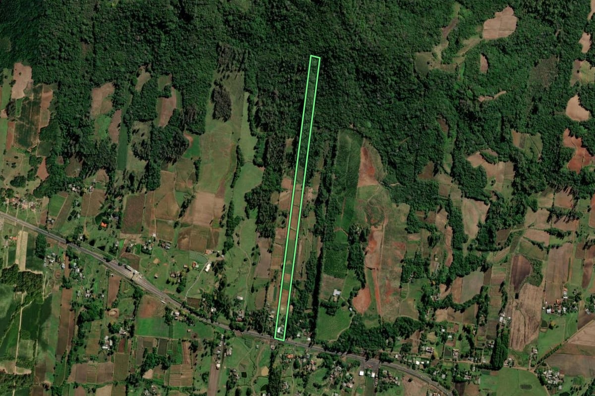 Imagem de satélite do imóvel rural em Vale do Sol (RS), com o contorno declarado no CAR desenhado por cima.