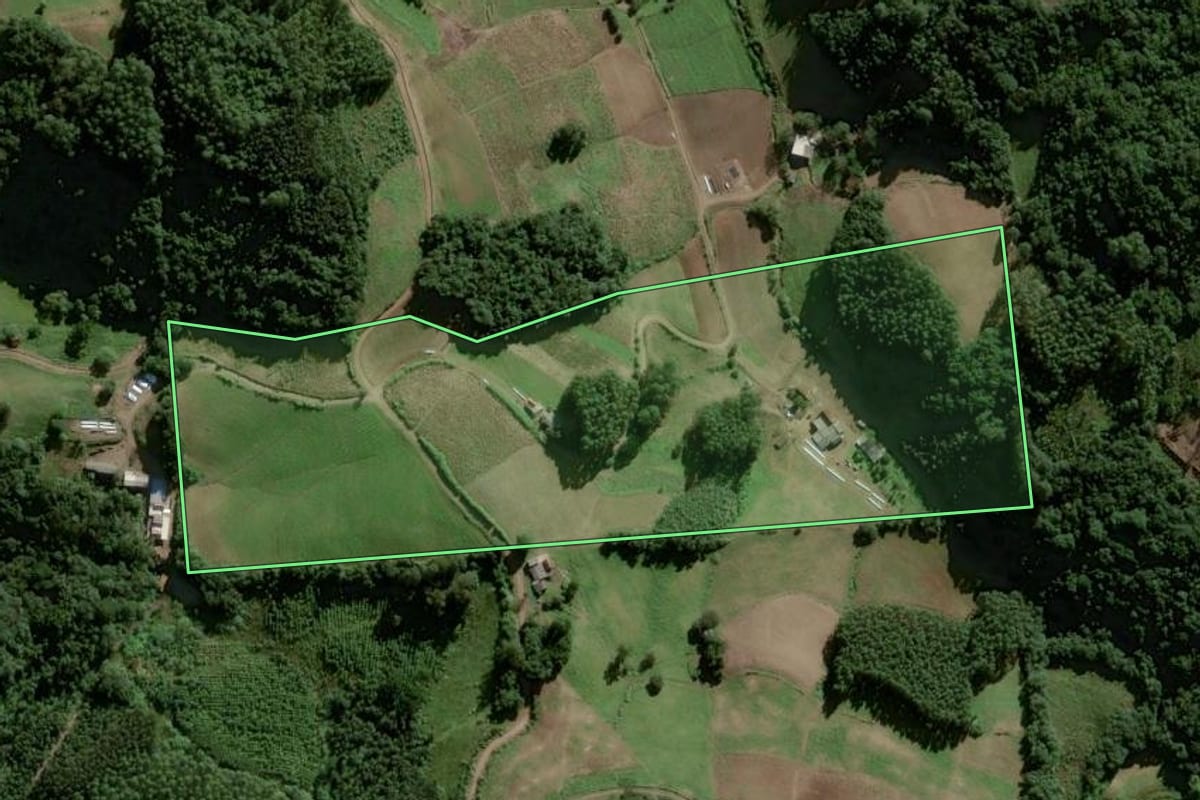 Imagem de satélite do imóvel rural em Vale do Sol (RS), com o contorno declarado no CAR desenhado por cima.
