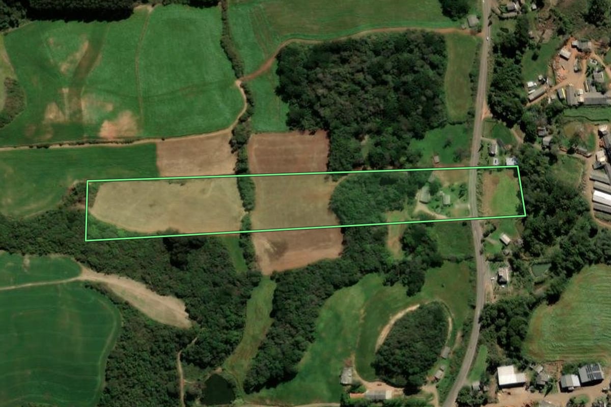 Imagem de satélite do imóvel rural em Vanini (RS), com o contorno declarado no CAR desenhado por cima.