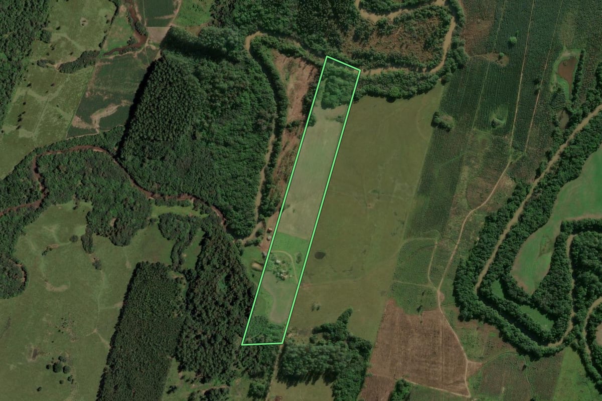 Imagem de satélite do imóvel rural em Venâncio Aires (RS), com o contorno declarado no CAR desenhado por cima.