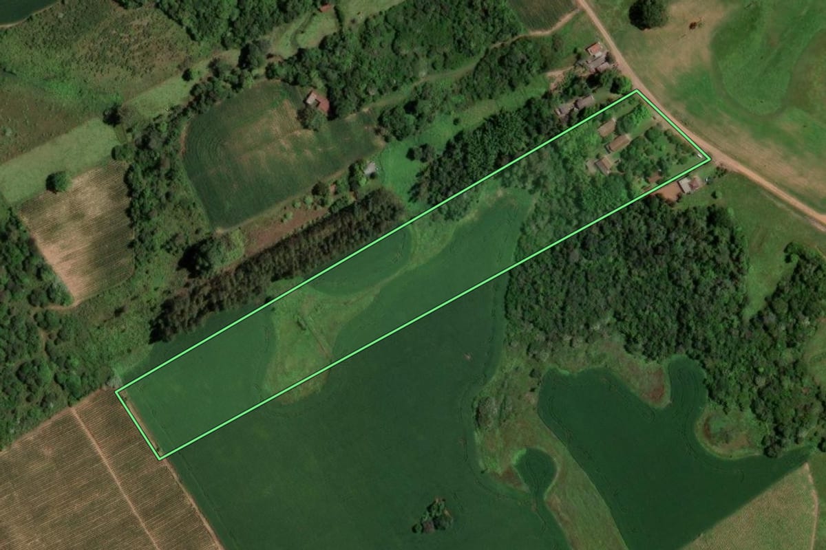 Imagem de satélite do imóvel rural em Venâncio Aires (RS), com o contorno declarado no CAR desenhado por cima.