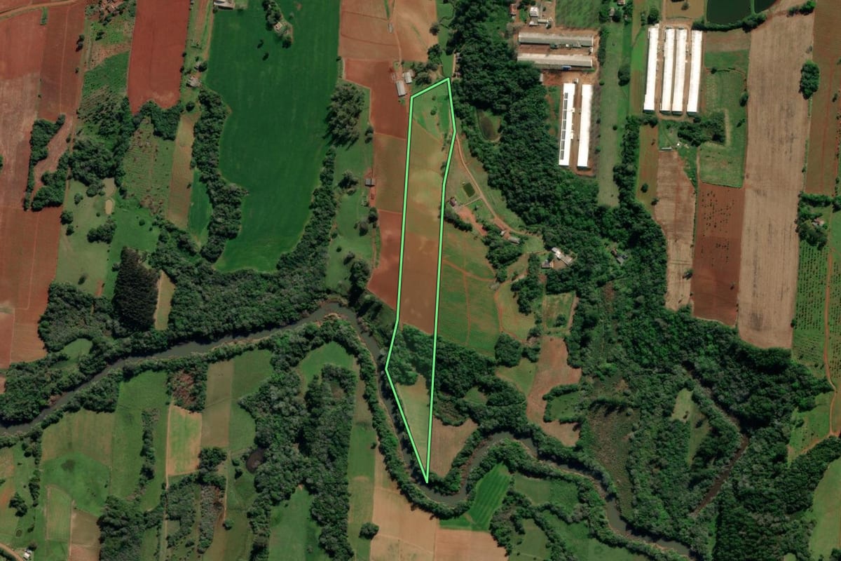 Imagem de satélite do imóvel rural em Venâncio Aires (RS), com o contorno declarado no CAR desenhado por cima.