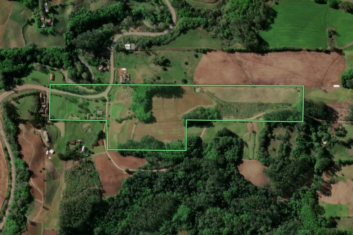 Imagem de satélite do imóvel rural em Venâncio Aires (RS), com o contorno declarado no CAR desenhado por cima.