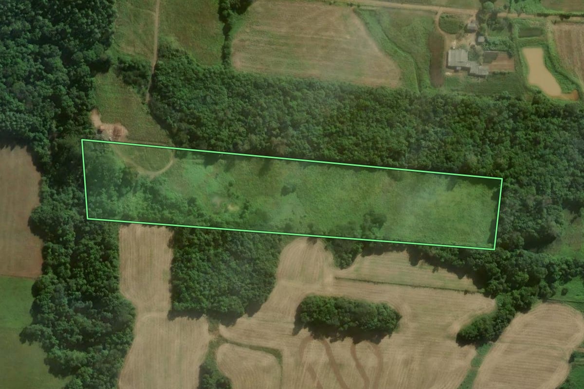 Imagem de satélite do imóvel rural em Venâncio Aires (RS), com o contorno declarado no CAR desenhado por cima.