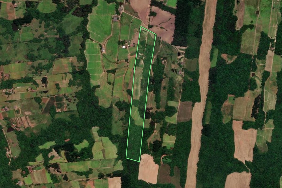 Imagem de satélite do imóvel rural em Venâncio Aires (RS), com o contorno declarado no CAR desenhado por cima.