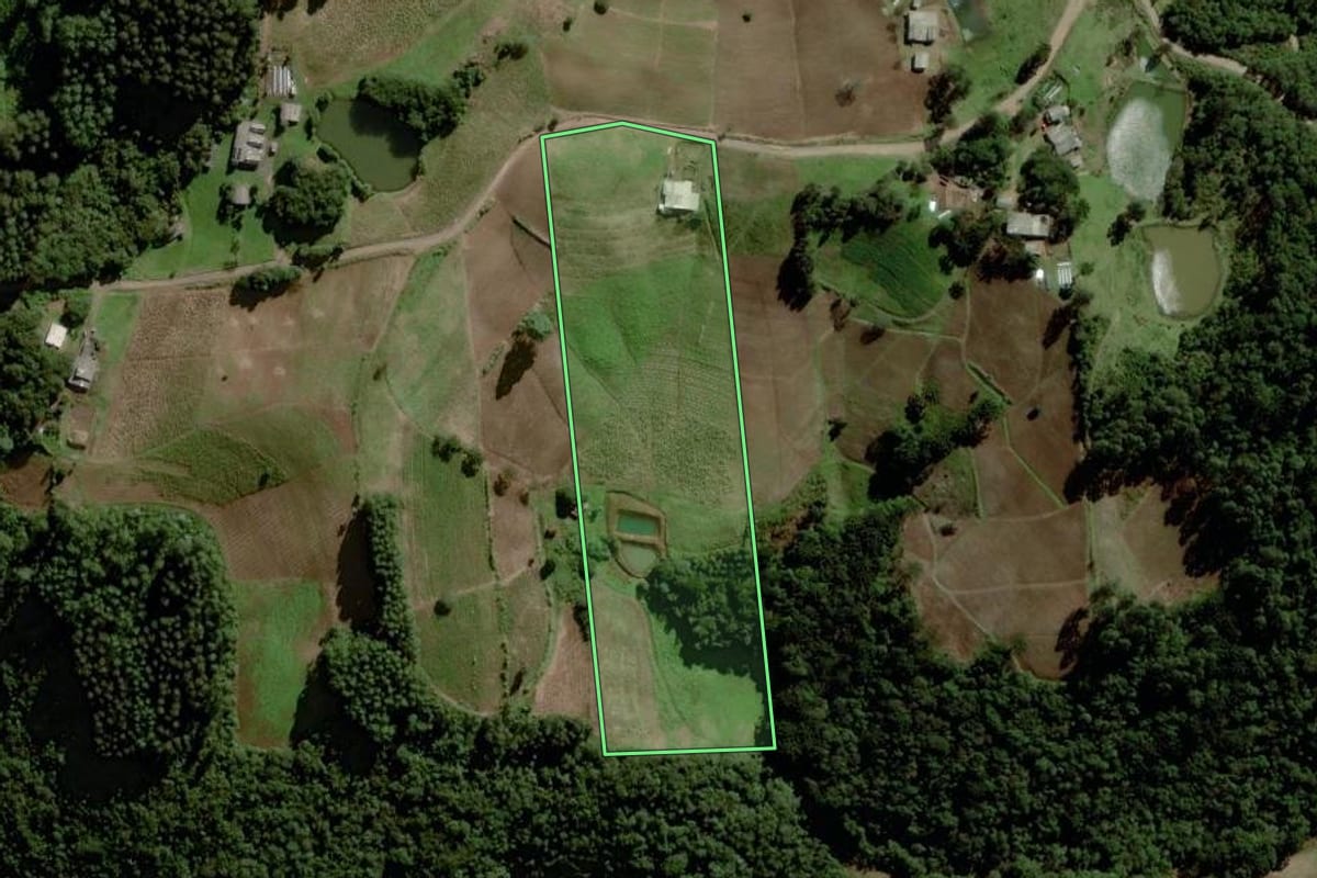 Imagem de satélite do imóvel rural em Venâncio Aires (RS), com o contorno declarado no CAR desenhado por cima.
