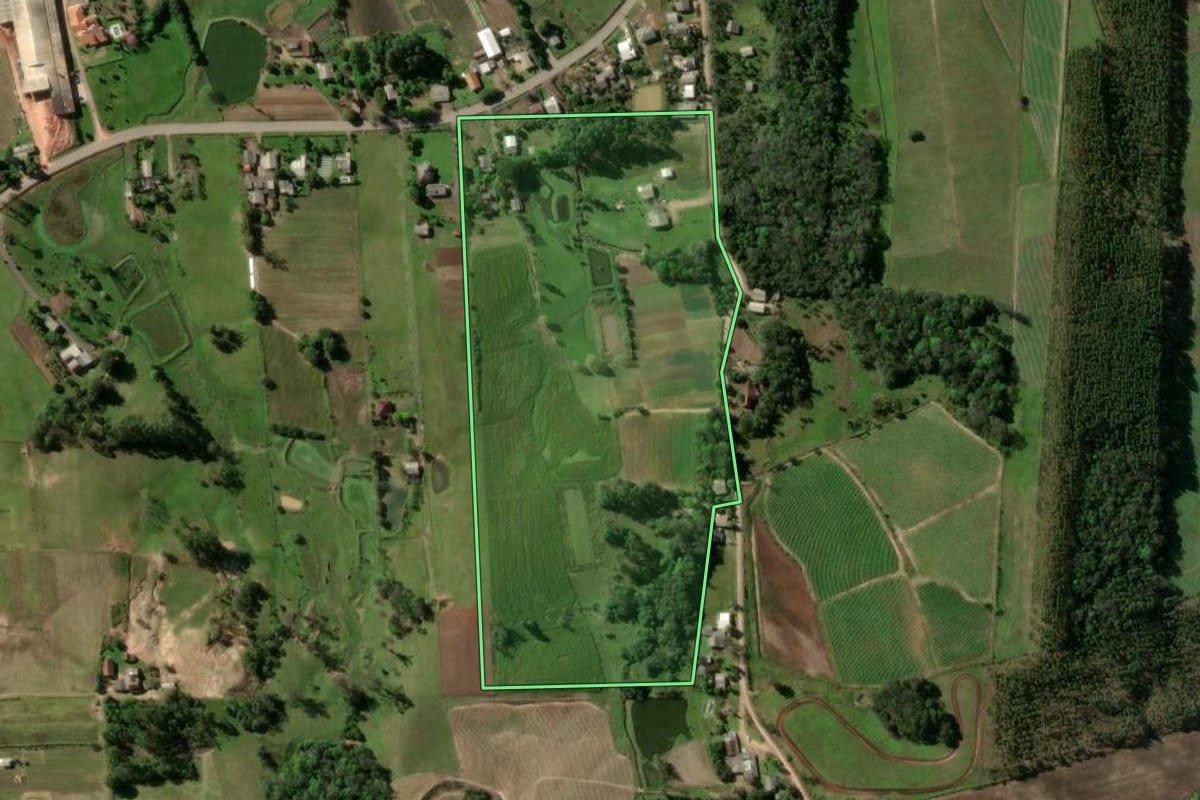 Imagem de satélite do imóvel rural em Venâncio Aires (RS), com o contorno declarado no CAR desenhado por cima.