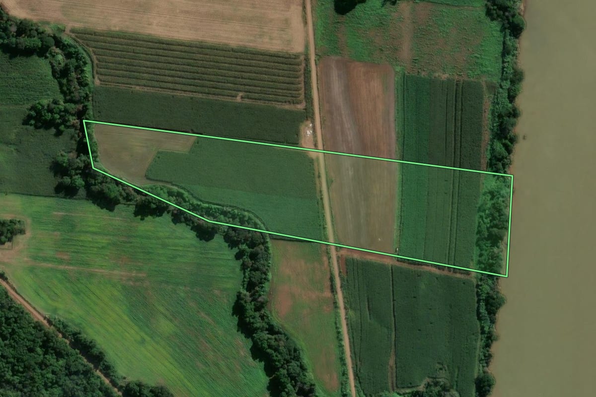 Imagem de satélite do imóvel rural em Venâncio Aires (RS), com o contorno declarado no CAR desenhado por cima.