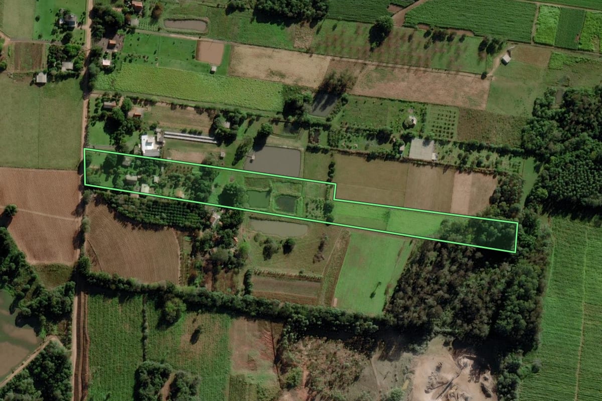 Imagem de satélite do imóvel rural em Venâncio Aires (RS), com o contorno declarado no CAR desenhado por cima.