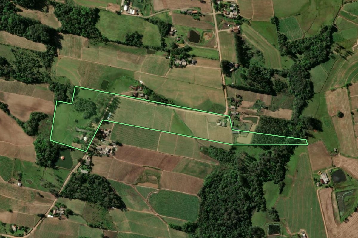 Imagem de satélite do imóvel rural em Venâncio Aires (RS), com o contorno declarado no CAR desenhado por cima.