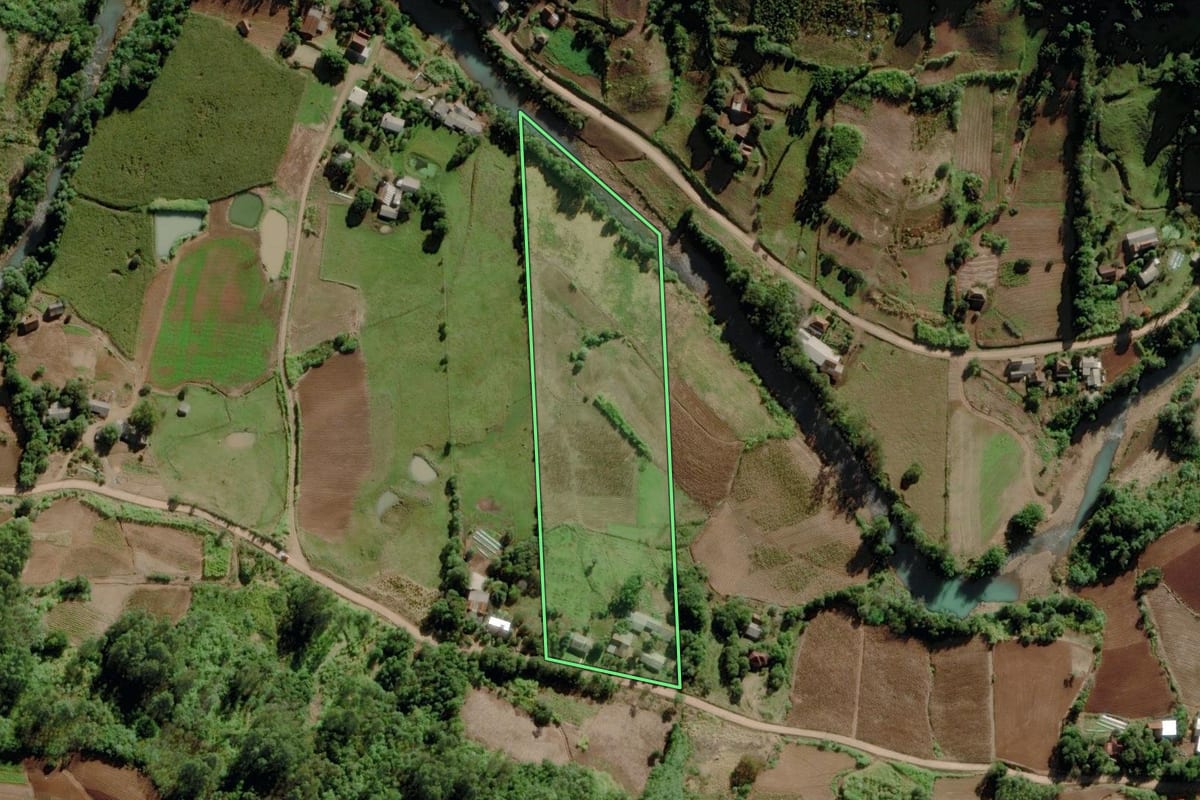 Imagem de satélite do imóvel rural em Venâncio Aires (RS), com o contorno declarado no CAR desenhado por cima.