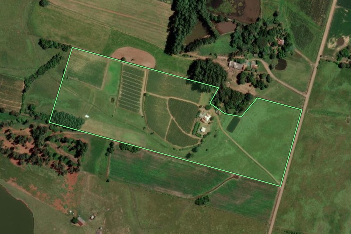 Imagem de satélite do imóvel rural em Venâncio Aires (RS), com o contorno declarado no CAR desenhado por cima.