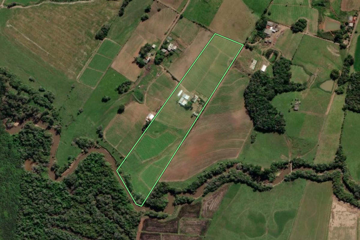 Imagem de satélite do imóvel rural em Venâncio Aires (RS), com o contorno declarado no CAR desenhado por cima.