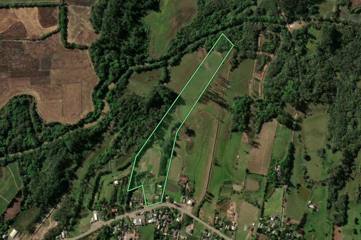 Imagem de satélite do imóvel rural em Venâncio Aires (RS), com o contorno declarado no CAR desenhado por cima.