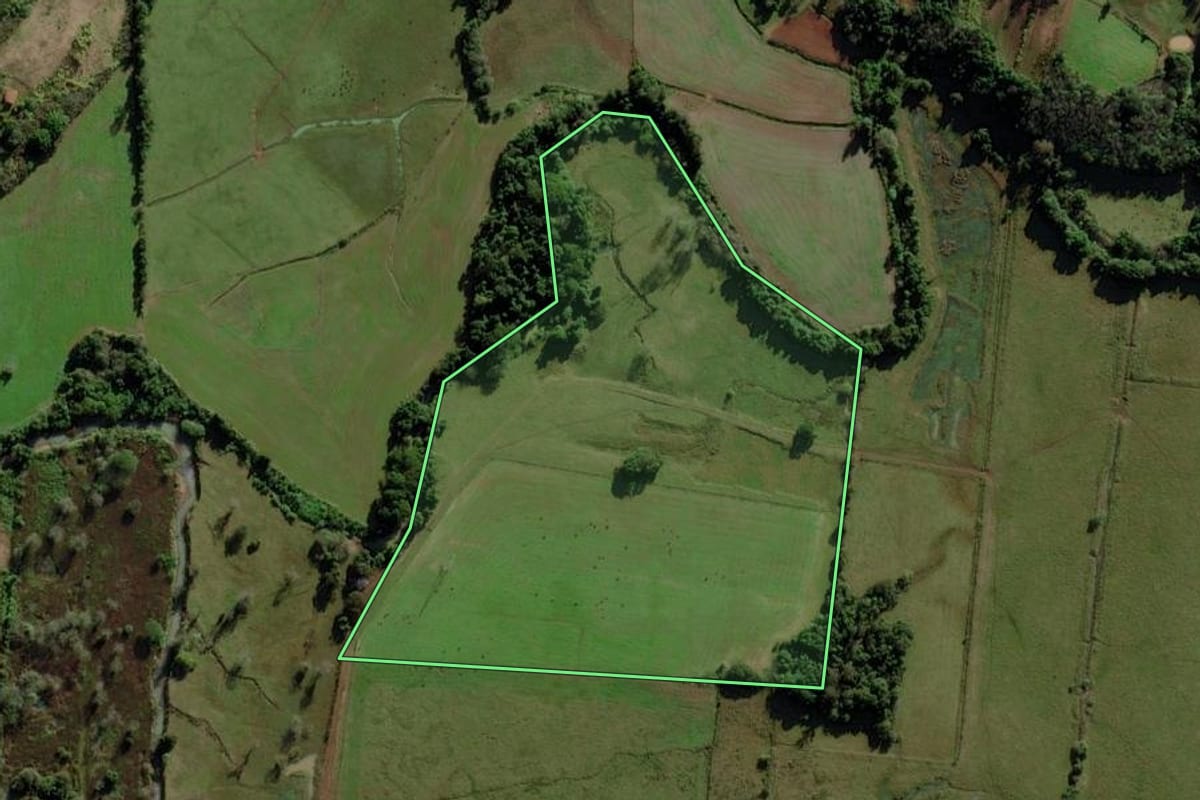 Imagem de satélite do imóvel rural em Venâncio Aires (RS), com o contorno declarado no CAR desenhado por cima.