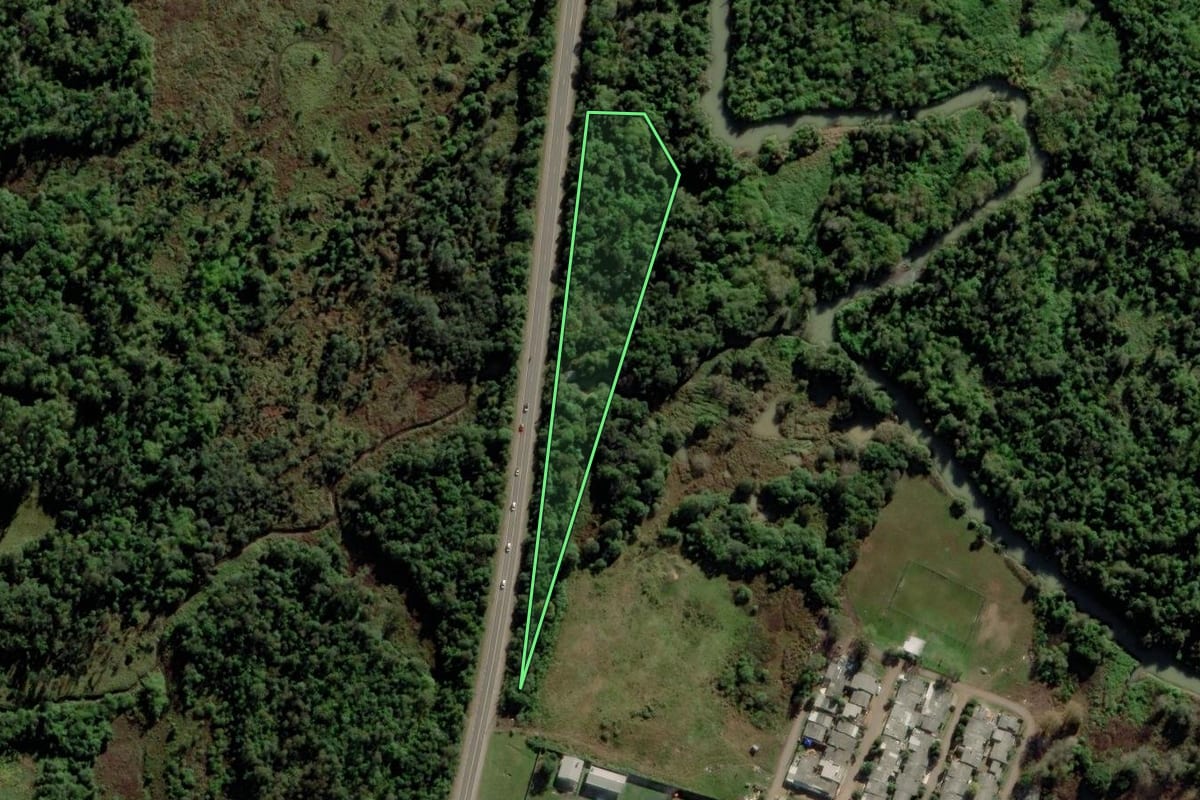 Imagem de satélite do imóvel rural em Venâncio Aires (RS), com o contorno declarado no CAR desenhado por cima.