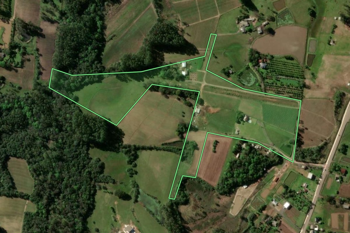Imagem de satélite do imóvel rural em Venâncio Aires (RS), com o contorno declarado no CAR desenhado por cima.