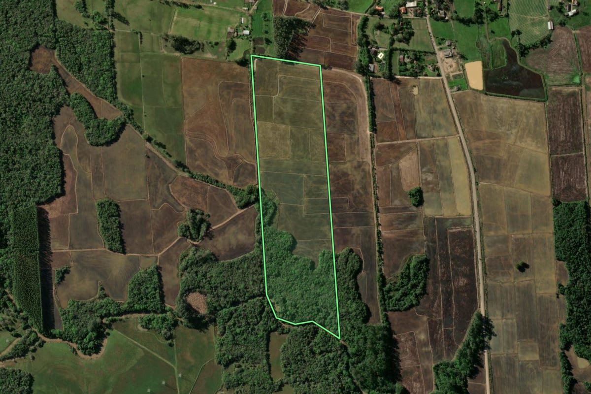 Imagem de satélite do imóvel rural em Venâncio Aires (RS), com o contorno declarado no CAR desenhado por cima.