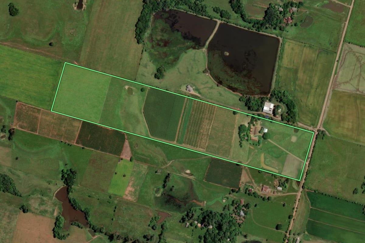 Imagem de satélite do imóvel rural em Venâncio Aires (RS), com o contorno declarado no CAR desenhado por cima.