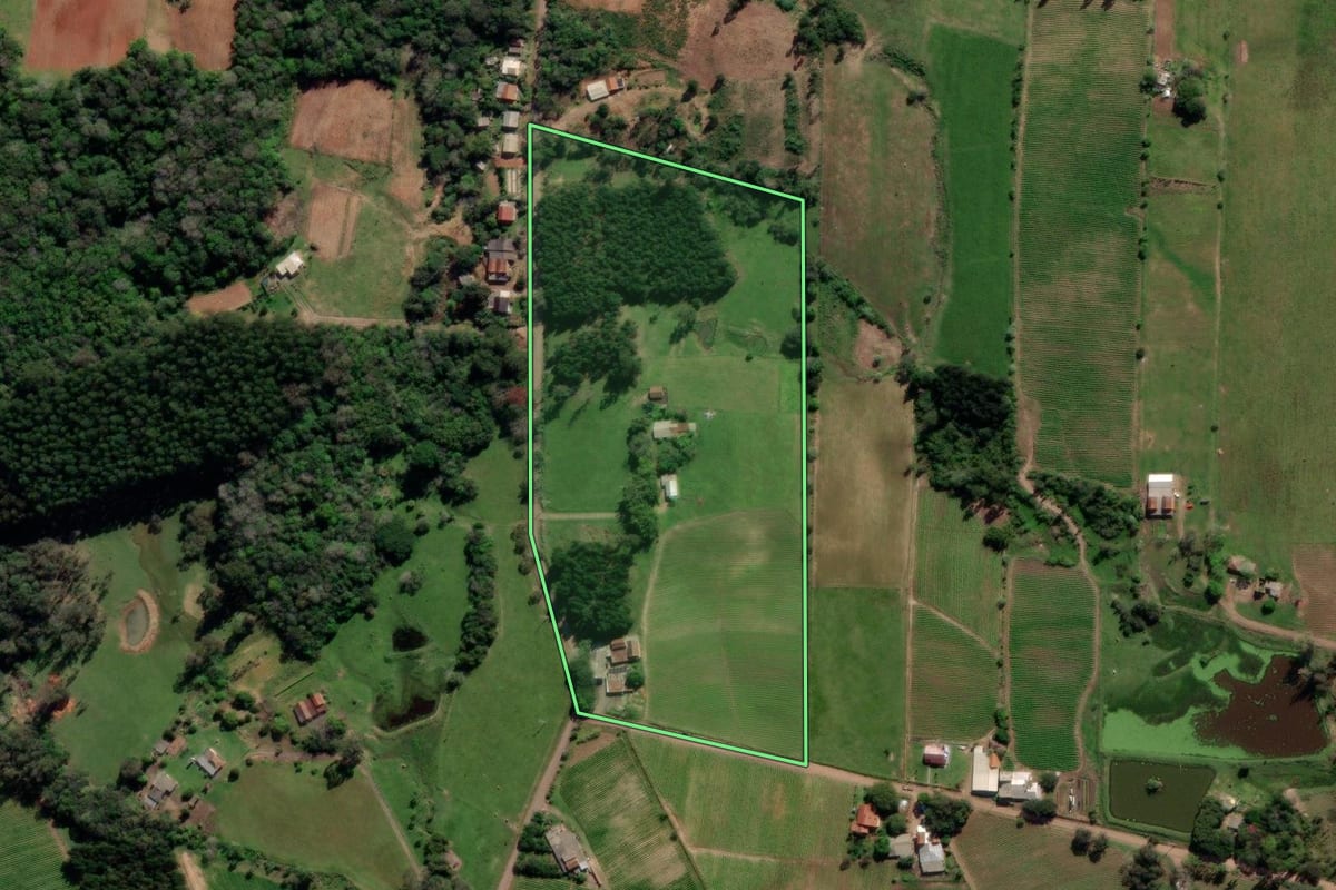 Imagem de satélite do imóvel rural em Venâncio Aires (RS), com o contorno declarado no CAR desenhado por cima.