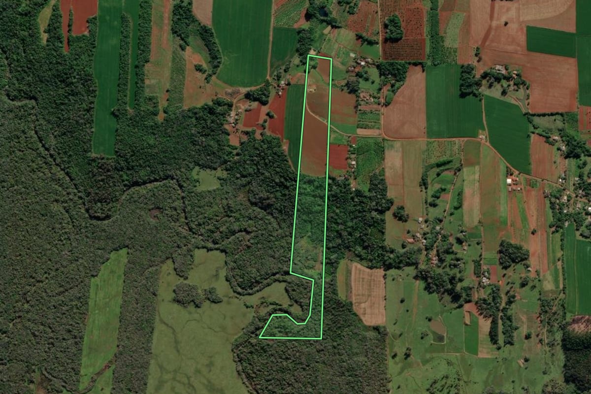 Imagem de satélite do imóvel rural em Venâncio Aires (RS), com o contorno declarado no CAR desenhado por cima.