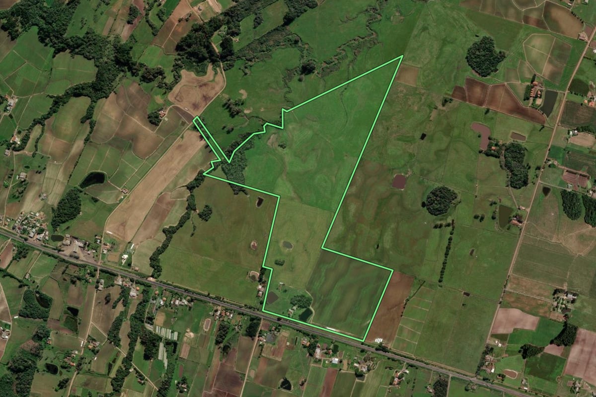 Imagem de satélite do imóvel rural em Venâncio Aires (RS), com o contorno declarado no CAR desenhado por cima.