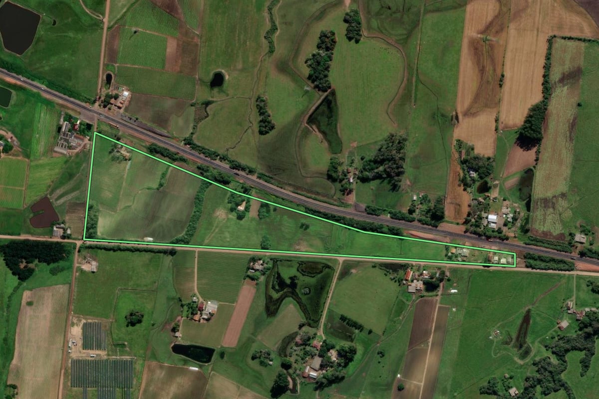 Imagem de satélite do imóvel rural em Venâncio Aires (RS), com o contorno declarado no CAR desenhado por cima.