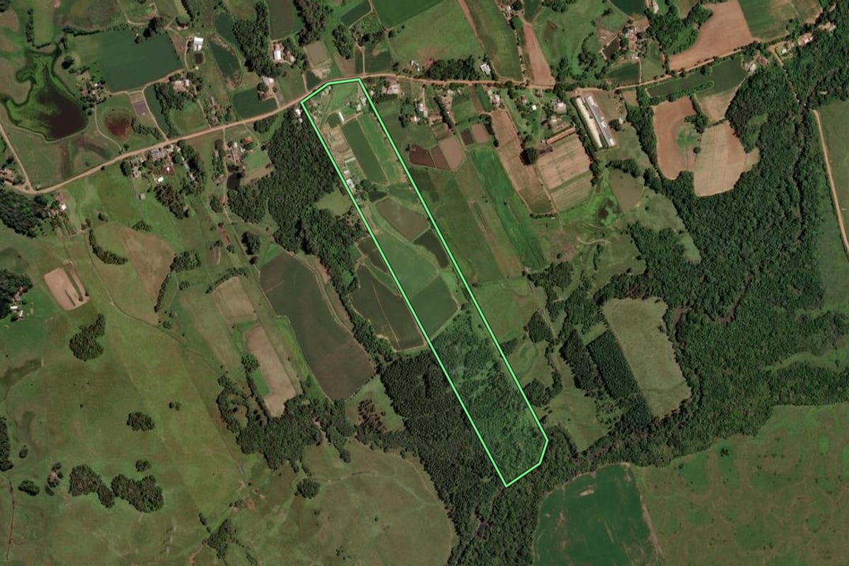 Imagem de satélite do imóvel rural em Venâncio Aires (RS), com o contorno declarado no CAR desenhado por cima.