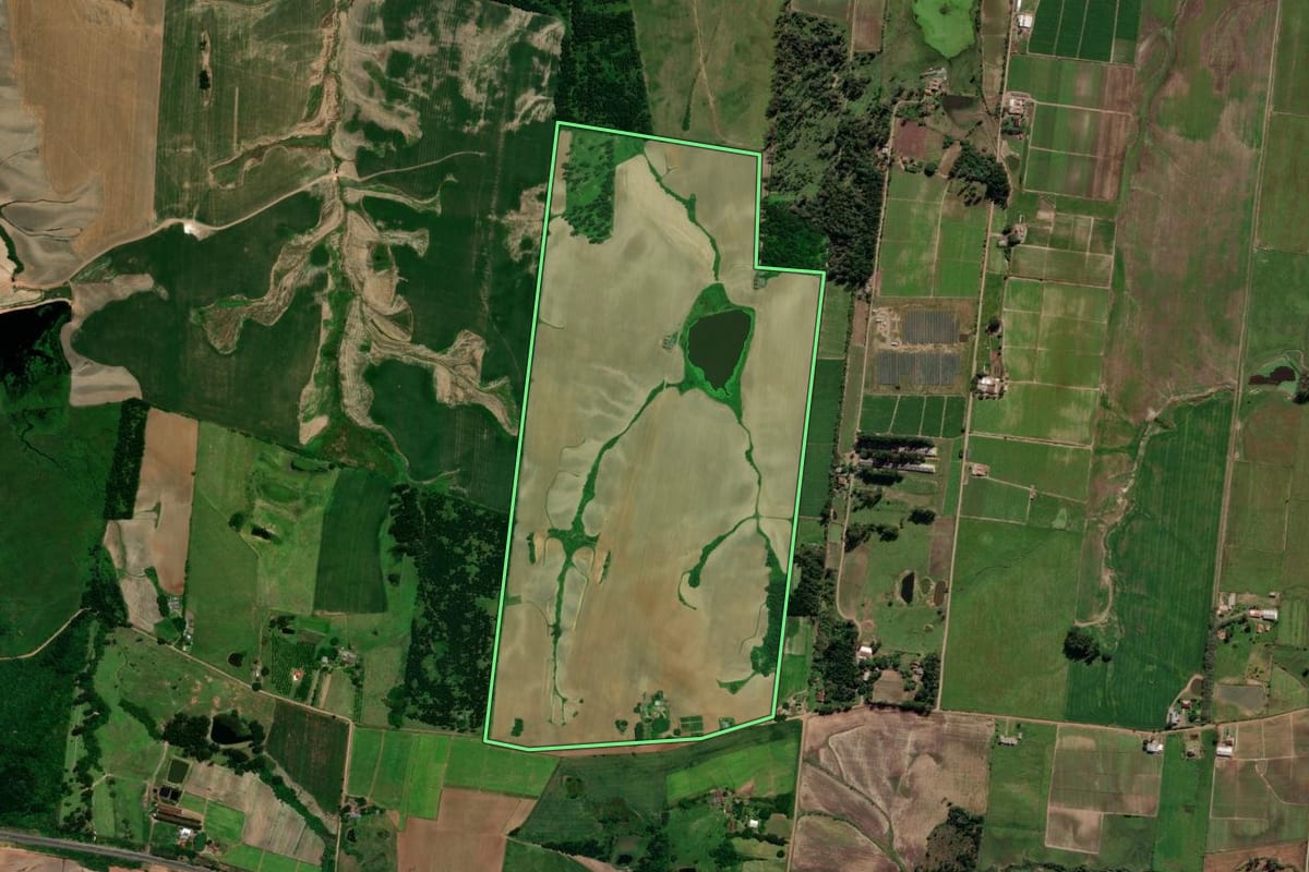 Imagem de satélite do imóvel rural em Venâncio Aires (RS), com o contorno declarado no CAR desenhado por cima.
