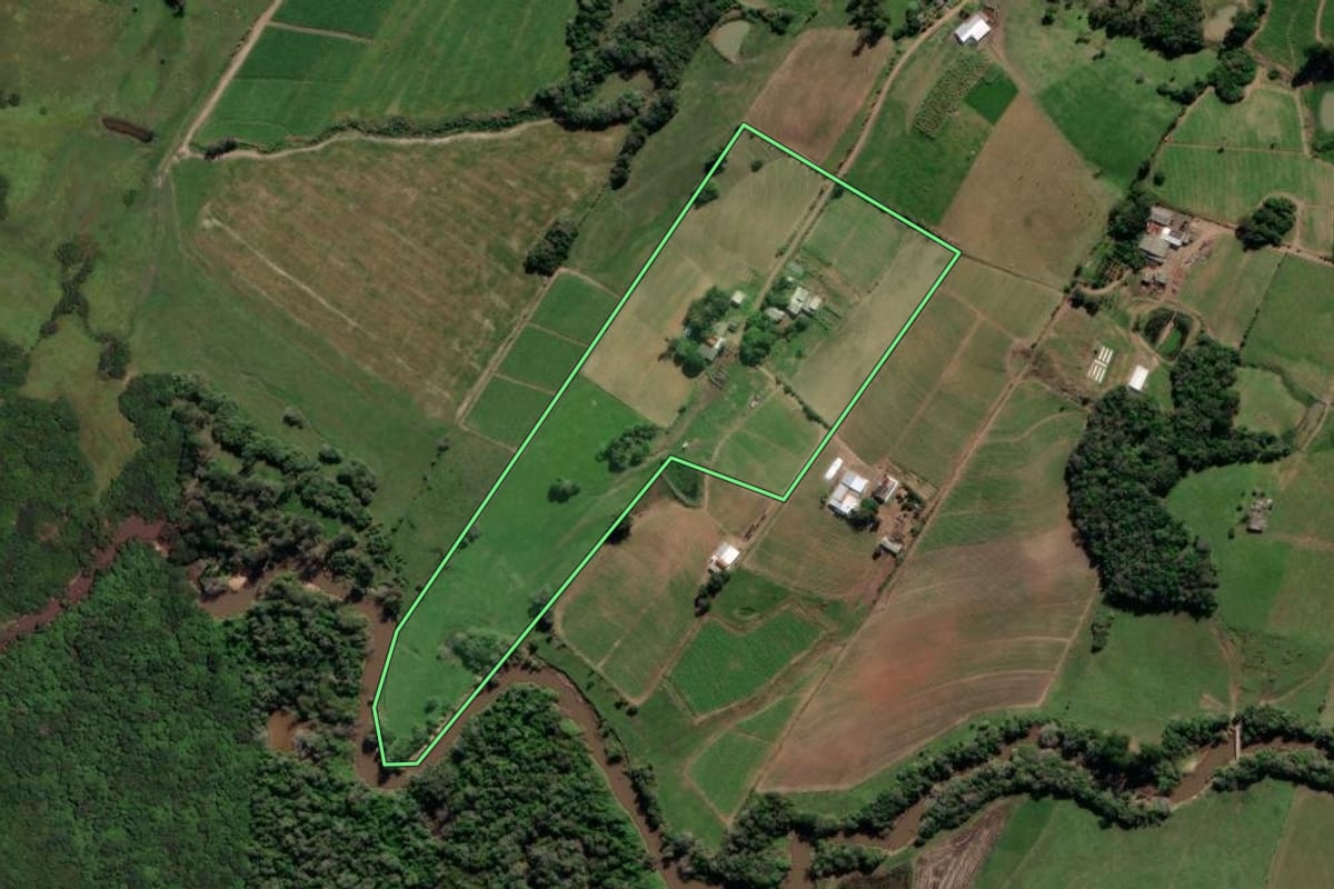 Imagem de satélite do imóvel rural em Venâncio Aires (RS), com o contorno declarado no CAR desenhado por cima.