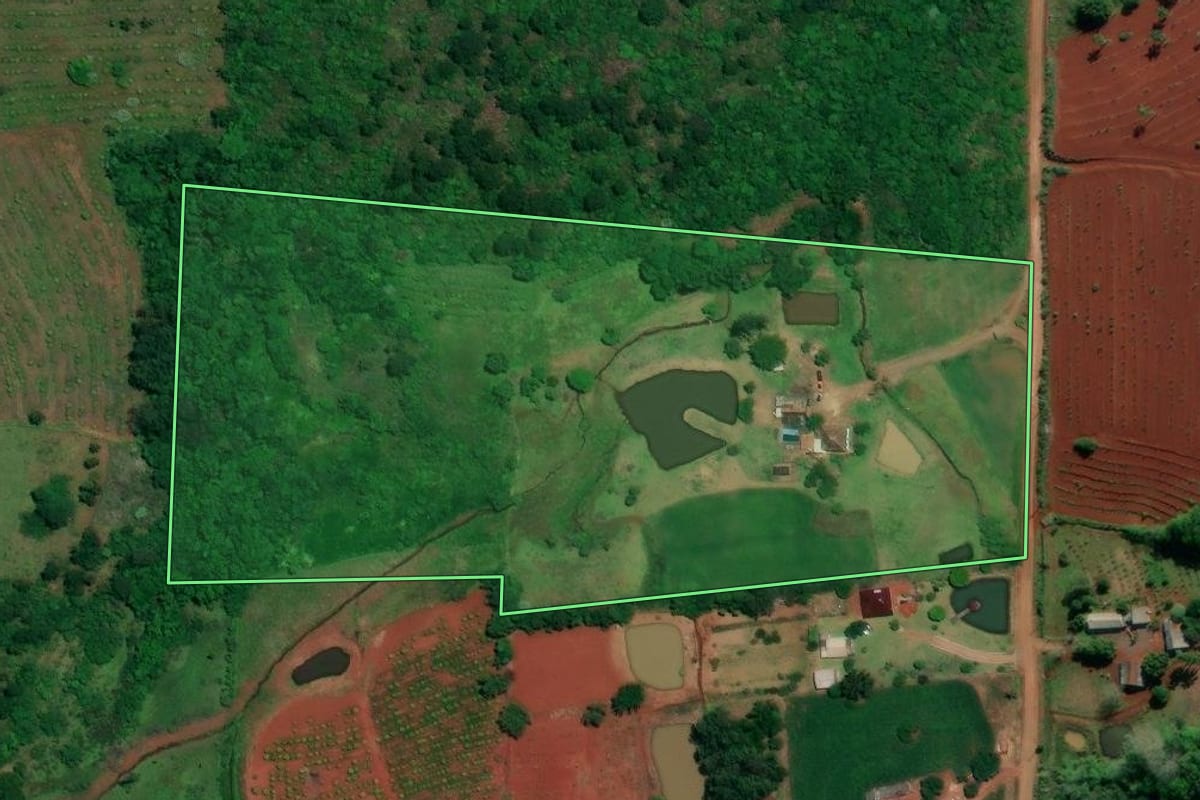 Imagem de satélite do imóvel rural em Venâncio Aires (RS), com o contorno declarado no CAR desenhado por cima.