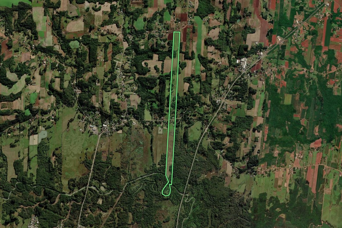 Imagem de satélite do imóvel rural em Venâncio Aires (RS), com o contorno declarado no CAR desenhado por cima.