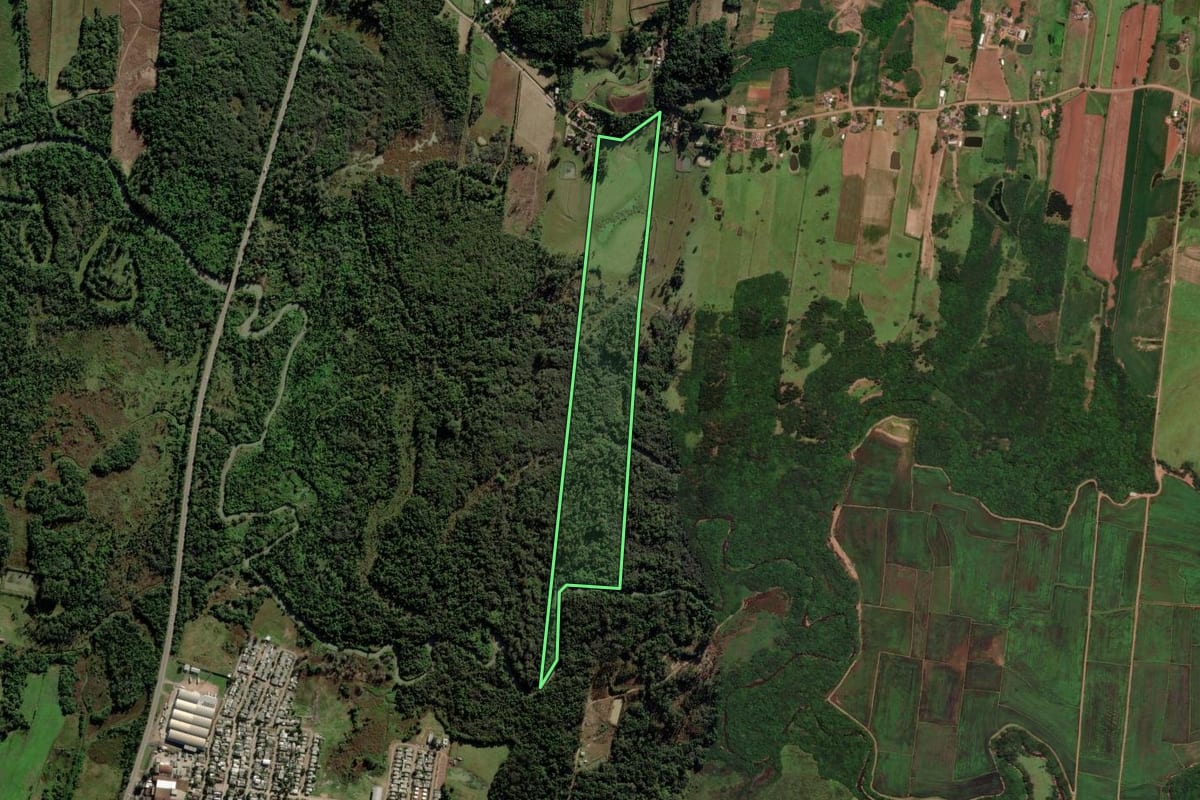 Imagem de satélite do imóvel rural em Venâncio Aires (RS), com o contorno declarado no CAR desenhado por cima.