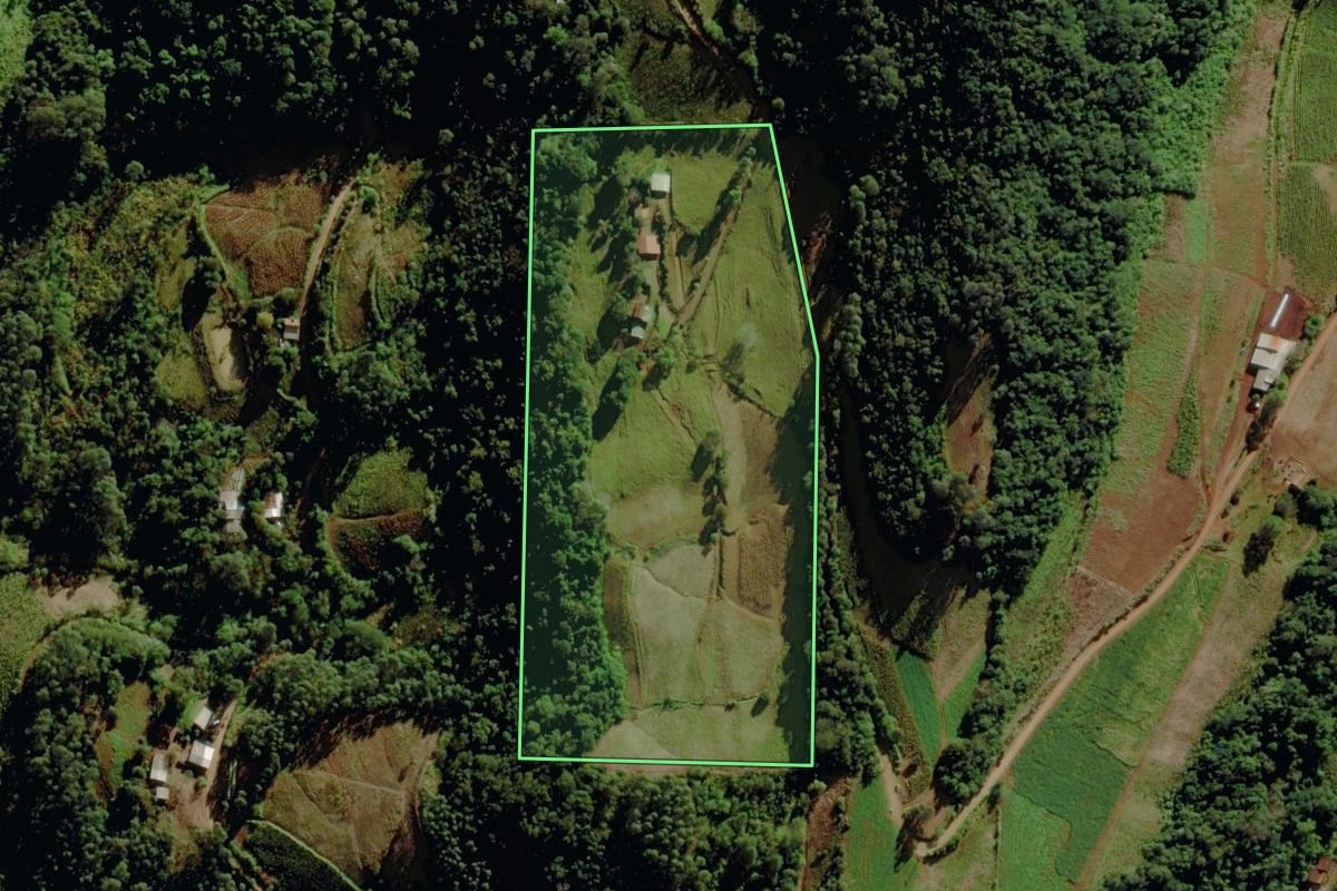 Imagem de satélite do imóvel rural em Venâncio Aires (RS), com o contorno declarado no CAR desenhado por cima.