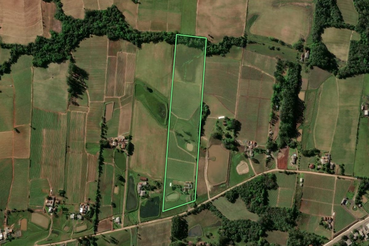 Imagem de satélite do imóvel rural em Venâncio Aires (RS), com o contorno declarado no CAR desenhado por cima.