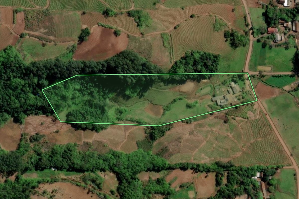 Imagem de satélite do imóvel rural em Venâncio Aires (RS), com o contorno declarado no CAR desenhado por cima.