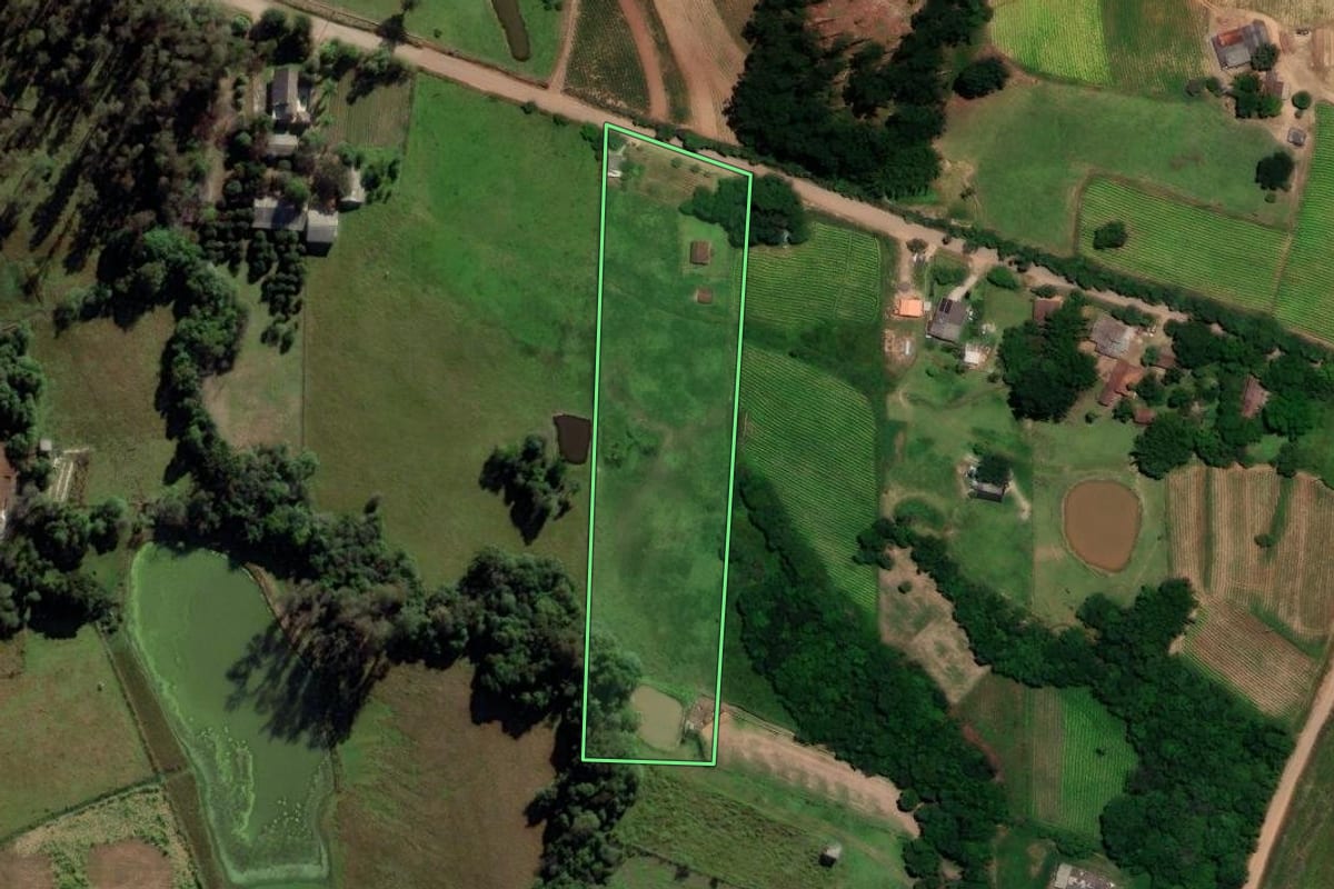 Imagem de satélite do imóvel rural em Venâncio Aires (RS), com o contorno declarado no CAR desenhado por cima.