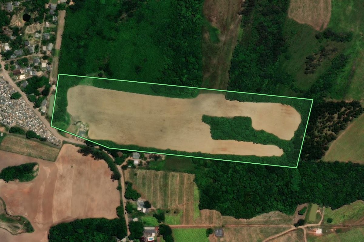 Imagem de satélite do imóvel rural em Venâncio Aires (RS), com o contorno declarado no CAR desenhado por cima.