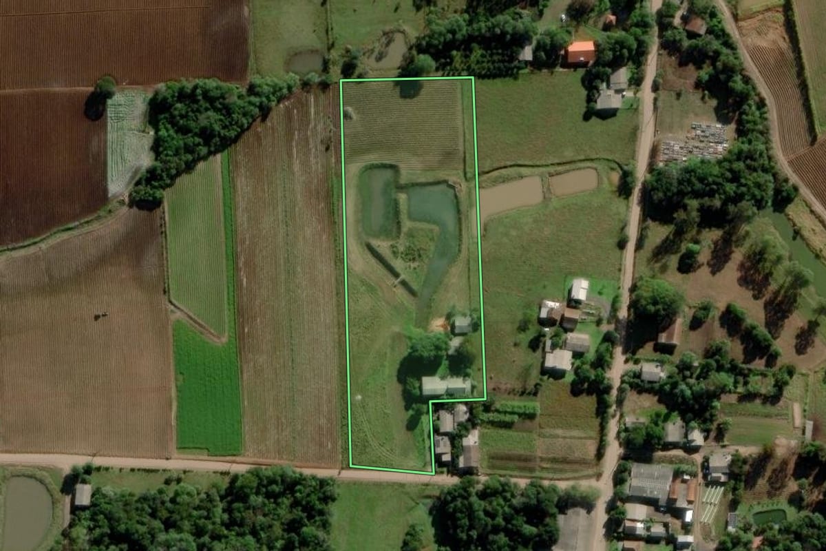 Imagem de satélite do imóvel rural em Venâncio Aires (RS), com o contorno declarado no CAR desenhado por cima.