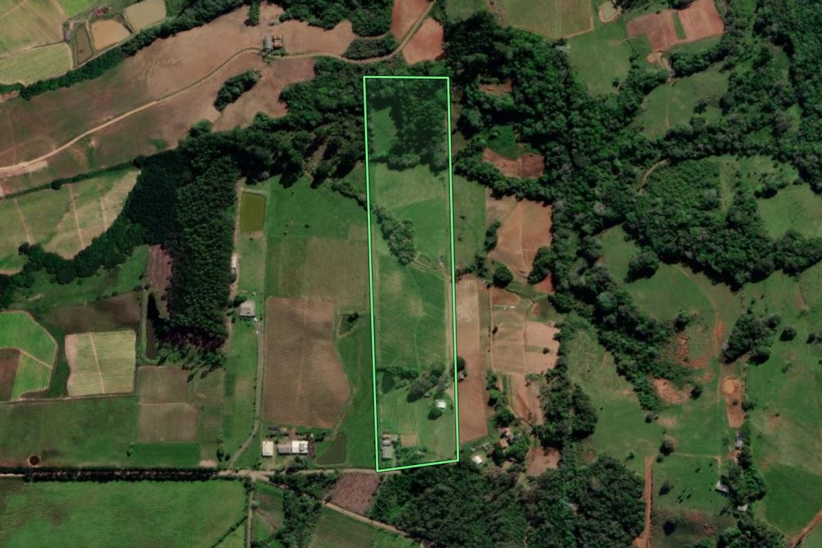 Imagem de satélite do imóvel rural em Venâncio Aires (RS), com o contorno declarado no CAR desenhado por cima.