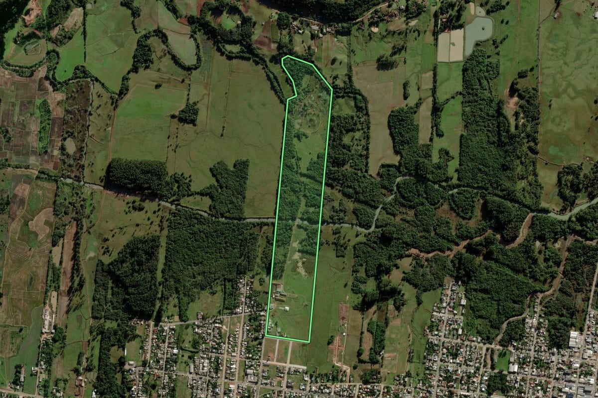 Imagem de satélite do imóvel rural em Venâncio Aires (RS), com o contorno declarado no CAR desenhado por cima.