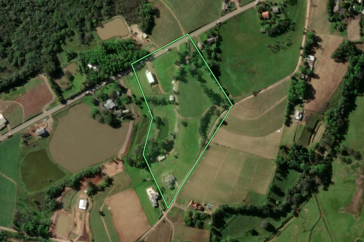 Imagem de satélite do imóvel rural em Venâncio Aires (RS), com o contorno declarado no CAR desenhado por cima.