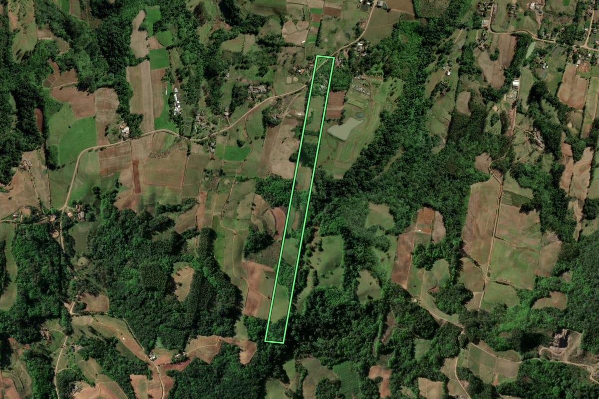 Imagem de satélite do imóvel rural em Venâncio Aires (RS), com o contorno declarado no CAR desenhado por cima.