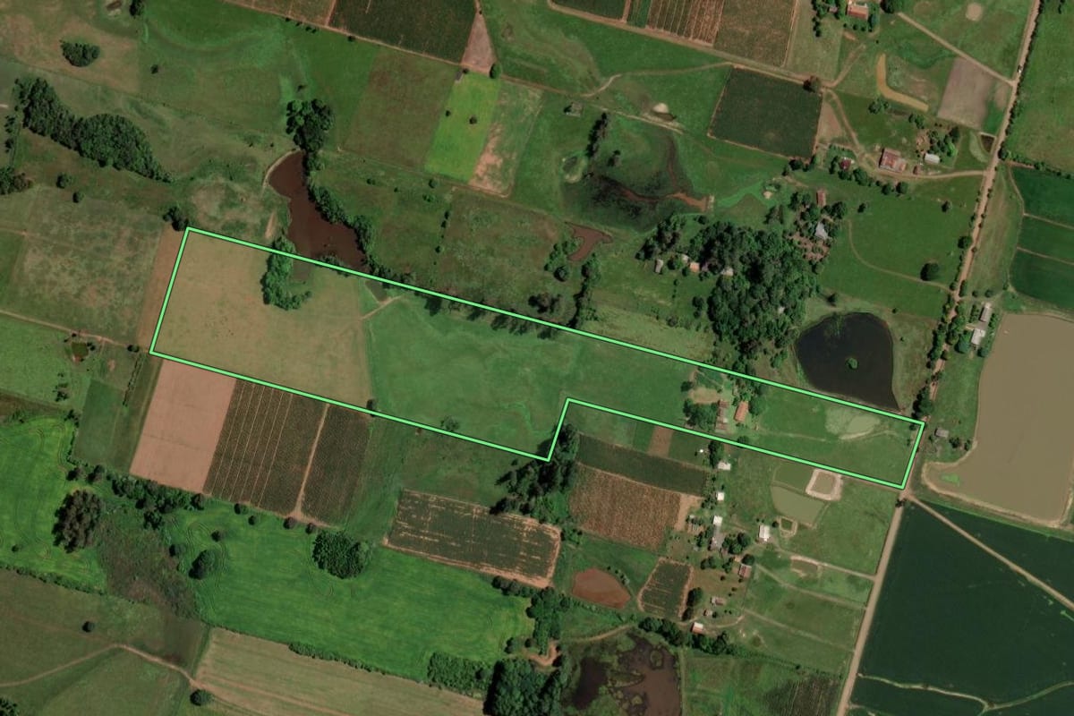 Imagem de satélite do imóvel rural em Venâncio Aires (RS), com o contorno declarado no CAR desenhado por cima.