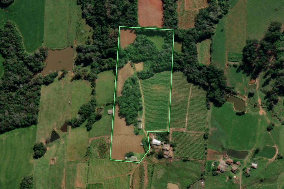 Imagem de satélite do imóvel rural em Venâncio Aires (RS), com o contorno declarado no CAR desenhado por cima.