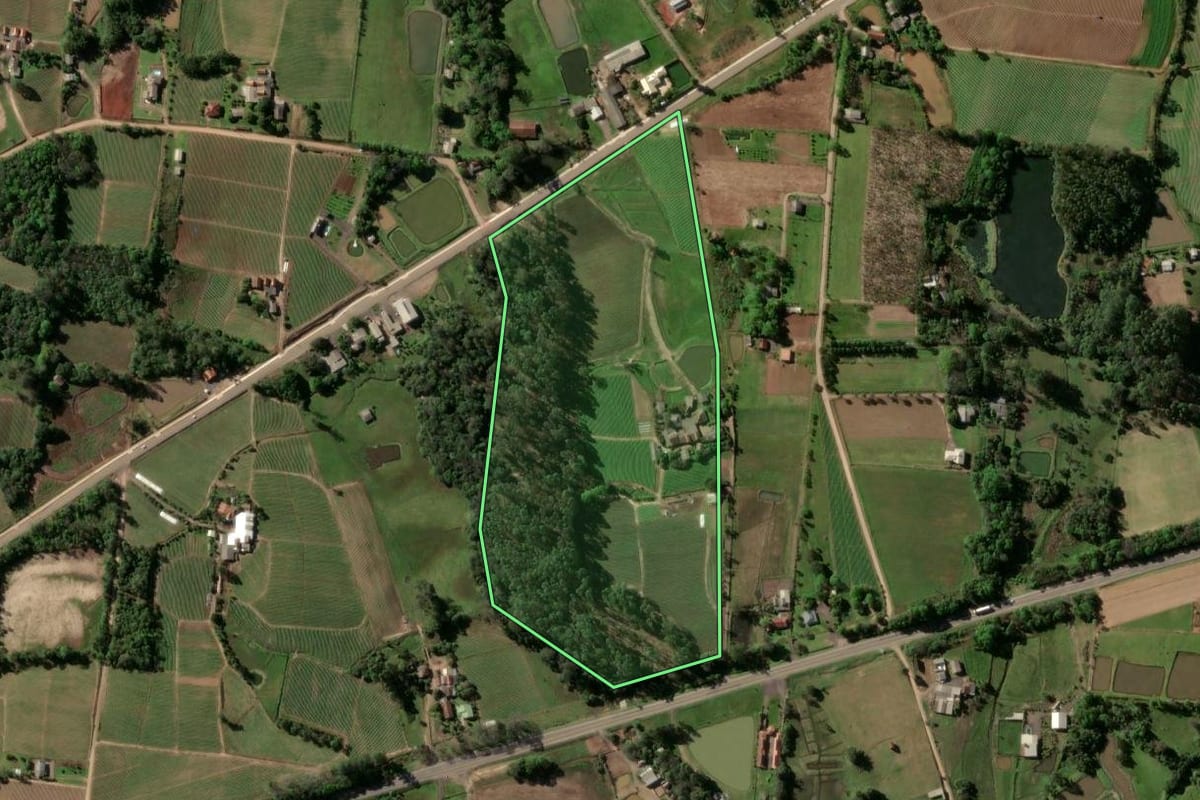 Imagem de satélite do imóvel rural em Venâncio Aires (RS), com o contorno declarado no CAR desenhado por cima.