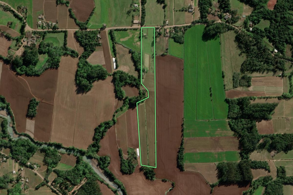 Imagem de satélite do imóvel rural em Venâncio Aires (RS), com o contorno declarado no CAR desenhado por cima.