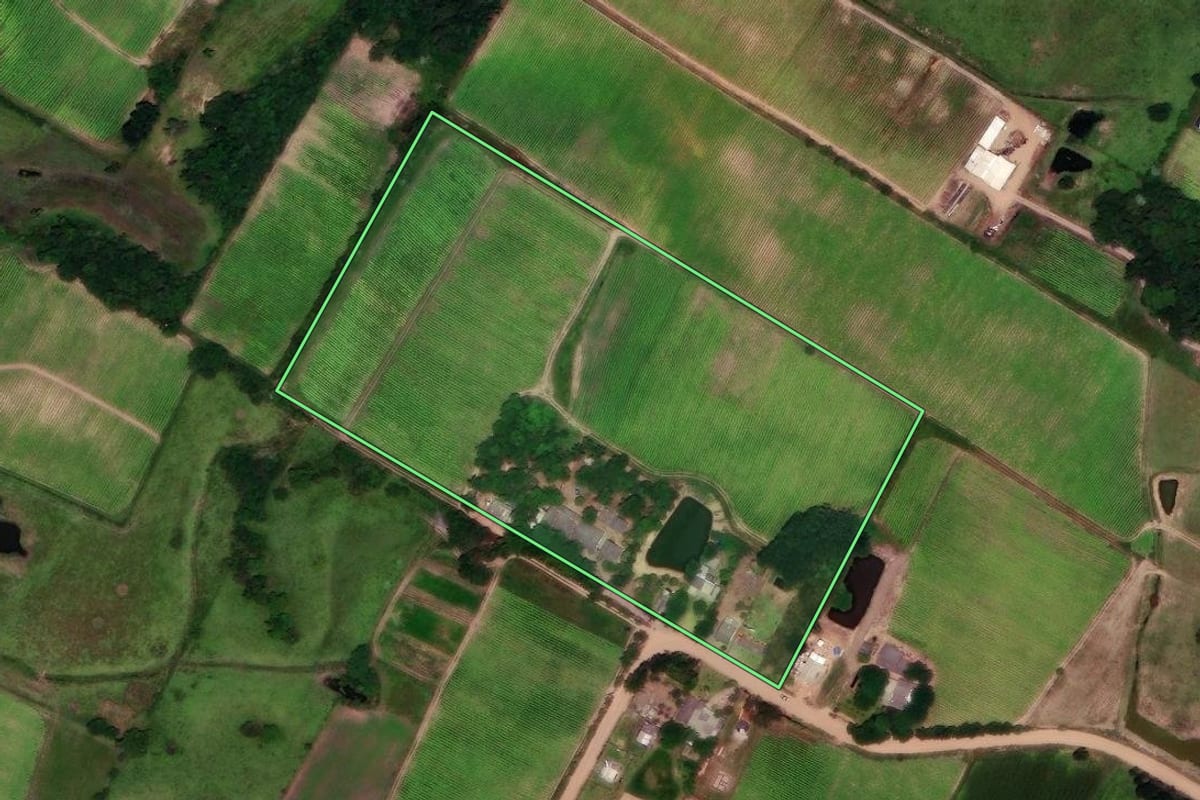 Imagem de satélite do imóvel rural em Vera Cruz (RS), com o contorno declarado no CAR desenhado por cima.
